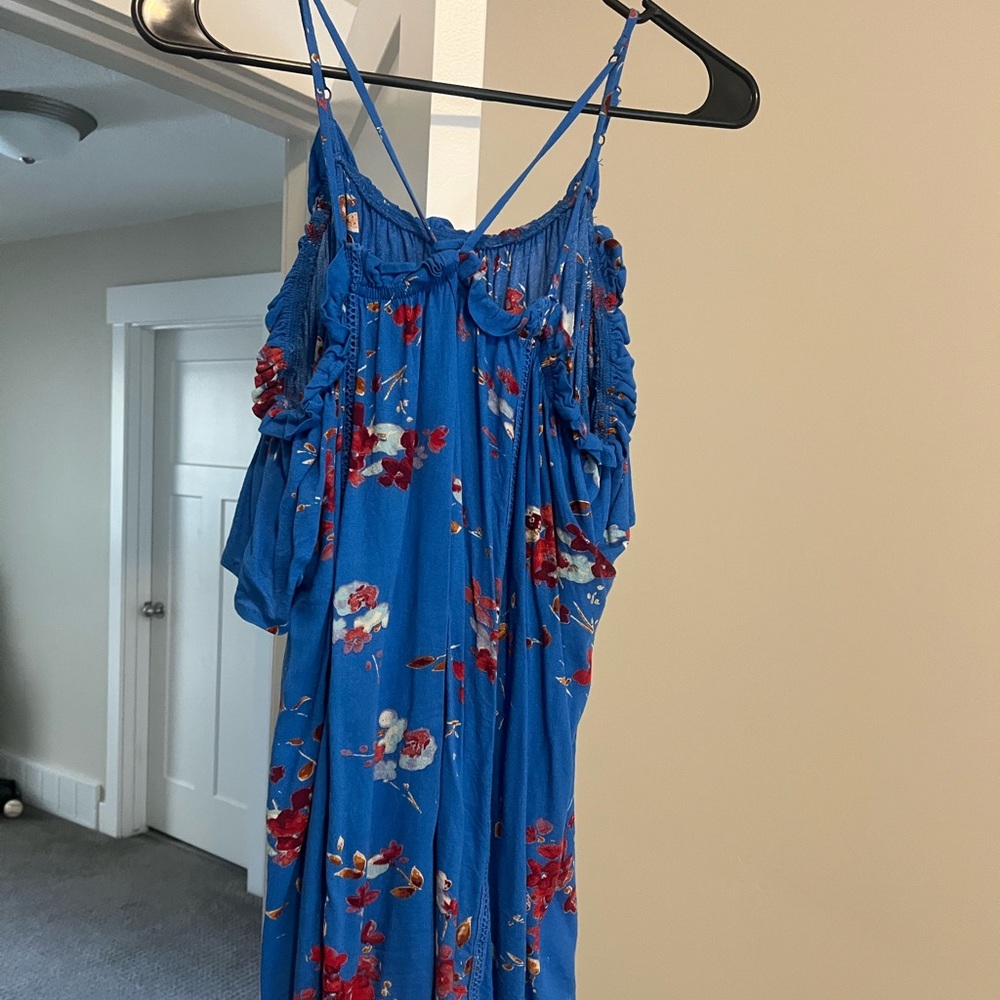 Women’s XL tank top shirt. Worn a few times, in great condition